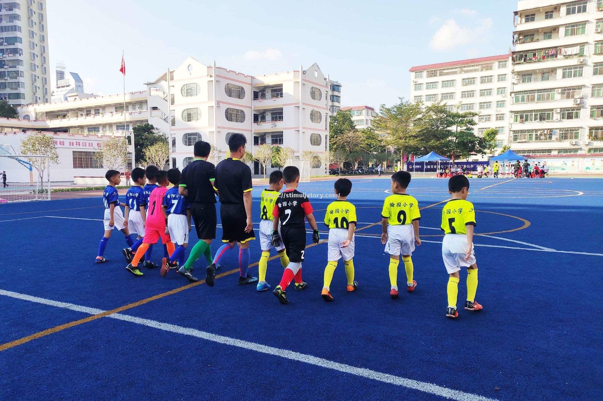 星空体育-足球盛事唤醒欢呼声,球迷狂情燃烧在赛场