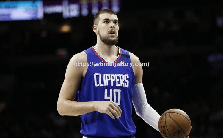 星空体育-篮板统治者登场，篮板球成为球队得分关键