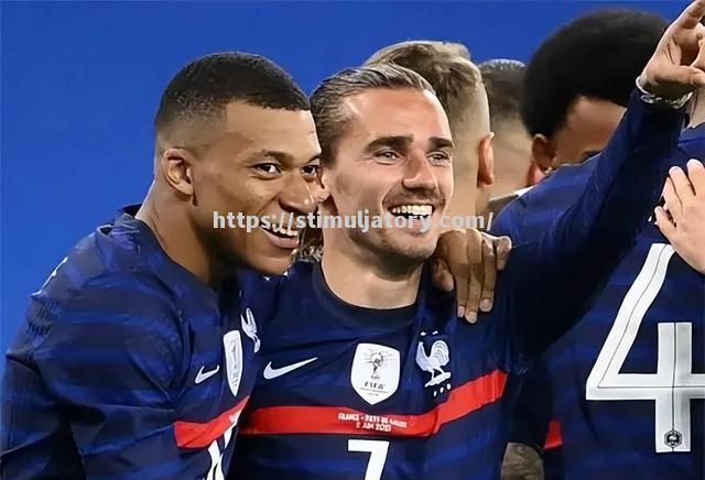 星空体育-比赛在即：法国队备战挑战克罗地亚，士气正旺