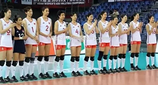 东亚球员在比赛中尽显拼搏与奋斗