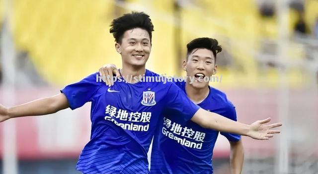 足球赛场上的强强对话:泰达对阵申花 足球赛场上的强强对话:泰达对阵申花