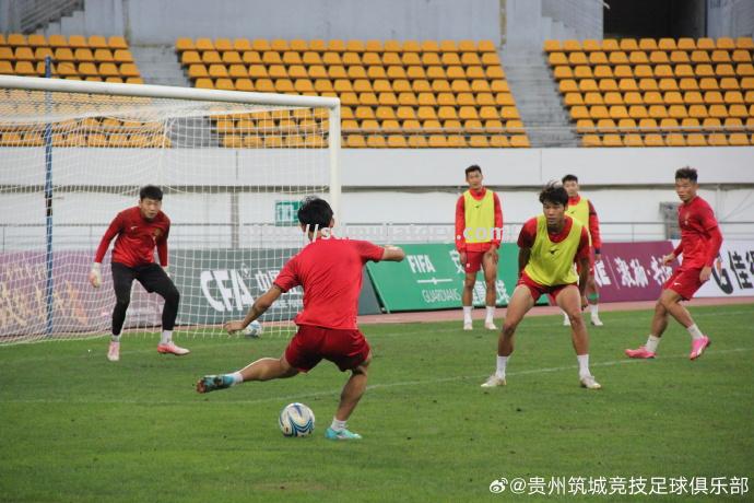 国内足球联赛近期比赛局势迷离 国内足球联赛近期比赛局势迷离