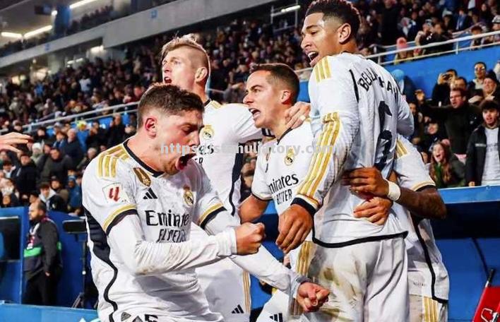 星空体育-失误堆积球队因失误过多导致失利