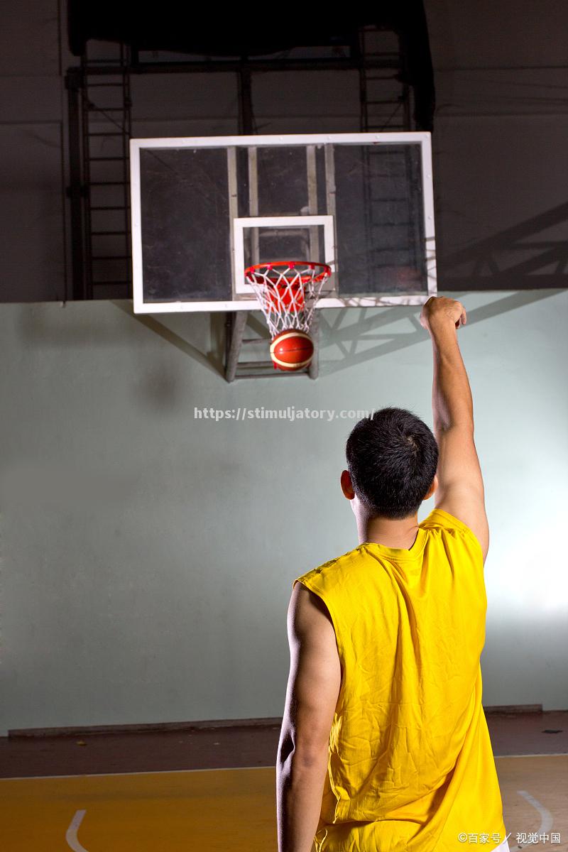 星空体育-铁闸失守！球队防守漏洞百出