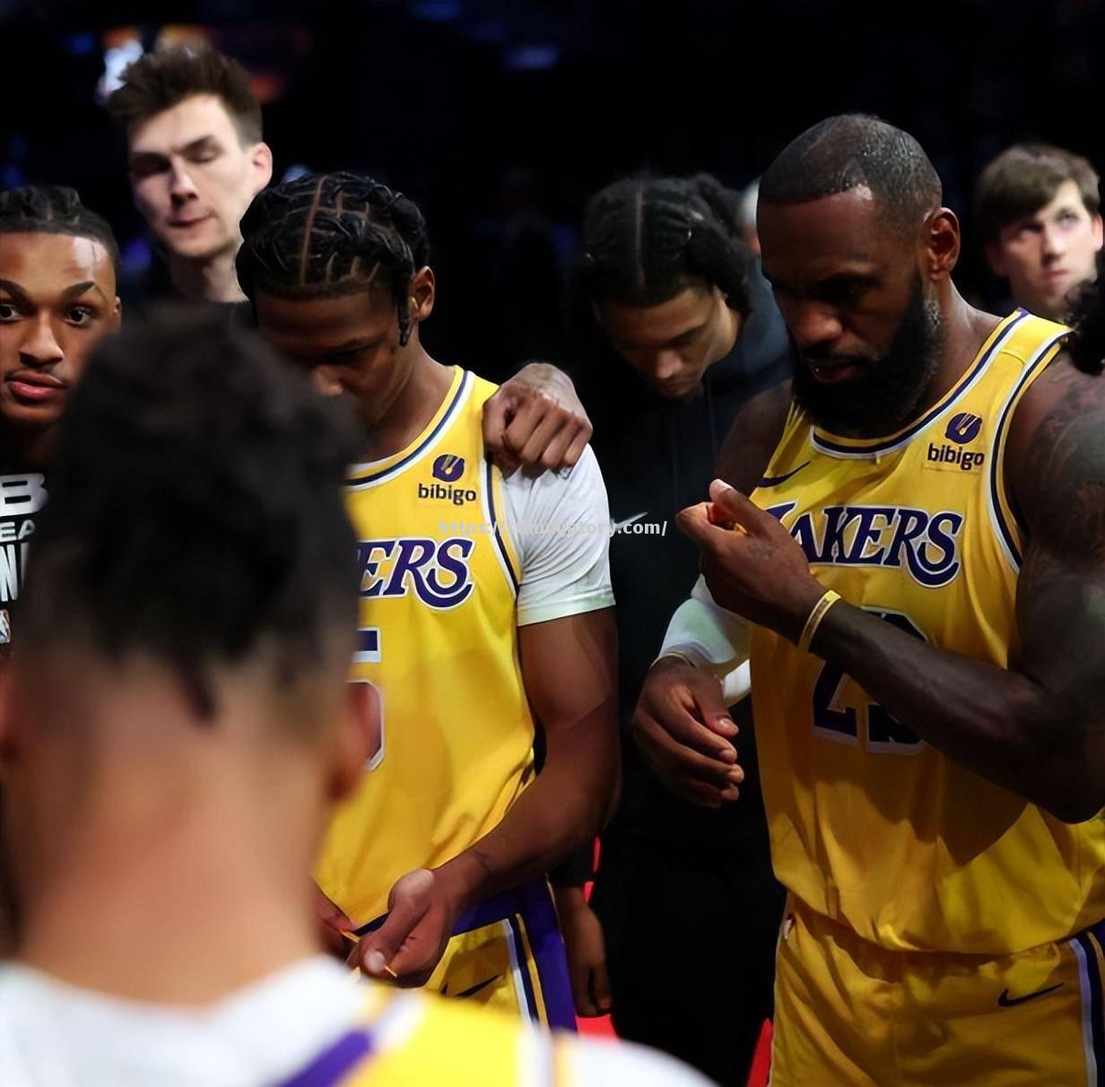 疾风骤雨中,洛杉矶火箭队夺得了胜利 疾风骤雨中,洛杉矶火箭队夺得了胜利