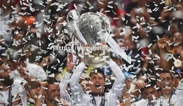 星空体育-多特蒙德球员家喻户晓,现身球场奉献精彩表现