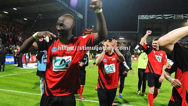 星空体育-卡昂击败图尔则，逐渐走向胜利