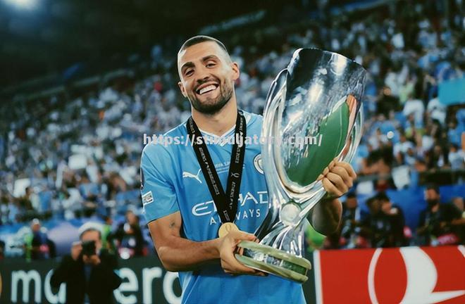 爱尔兰客场逆转,锁定小组头名晋级 爱尔兰客场逆转,锁定小组头名晋级