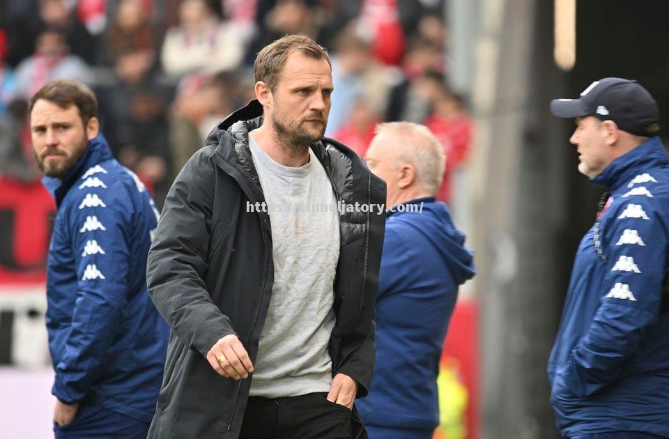 德甲强队领先却输球:主帅战术难以理解 德甲强队领先却输球:主帅战术难以理解