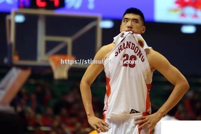 星空体育-明星球员情系篮球梦想燃烧生命