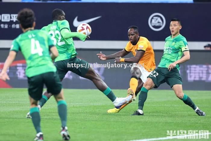 青岛海牛主场击败河南建业,取得赛季首胜 青岛海牛主场击败河南建业,取得赛季首胜