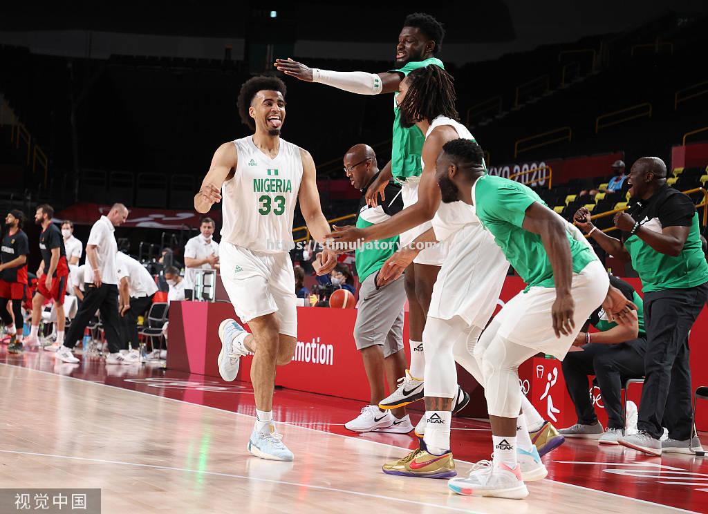 尼日利亚选手在女子篮球赛夺锦标 尼日利亚选手在女子篮球赛夺锦标