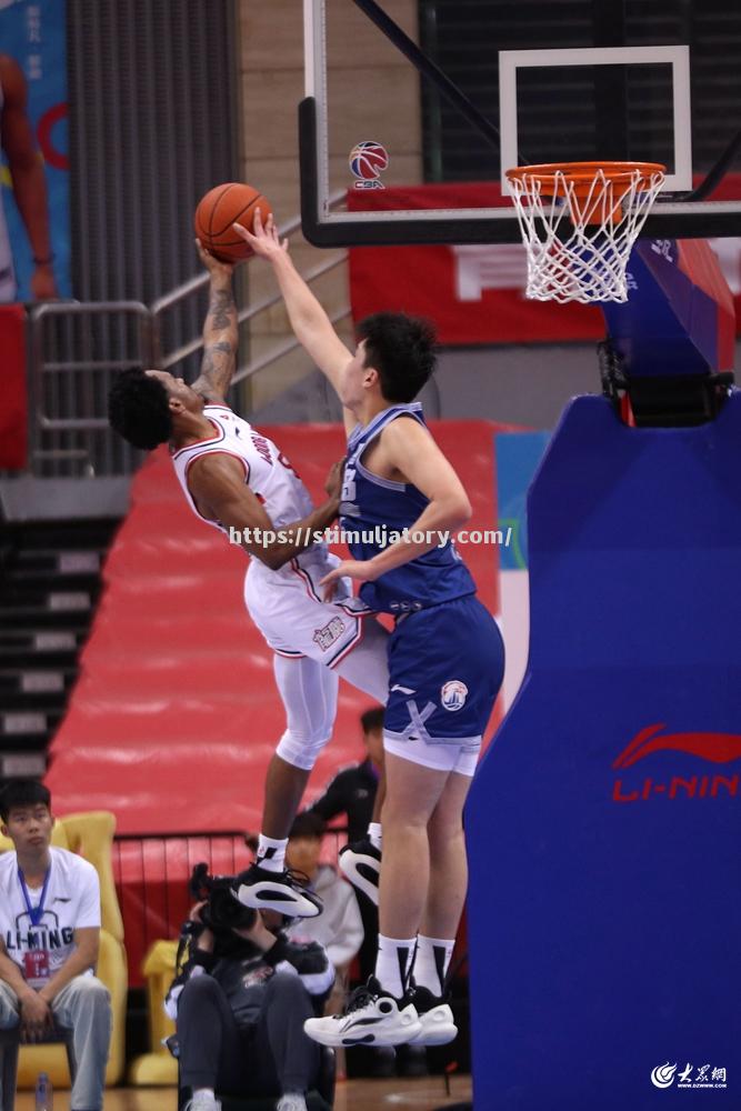 星空体育-青岛男篮豪取胜利,状态回升备战