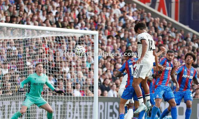 星空体育-曼联主场失利,欧战资格岌岌可危!