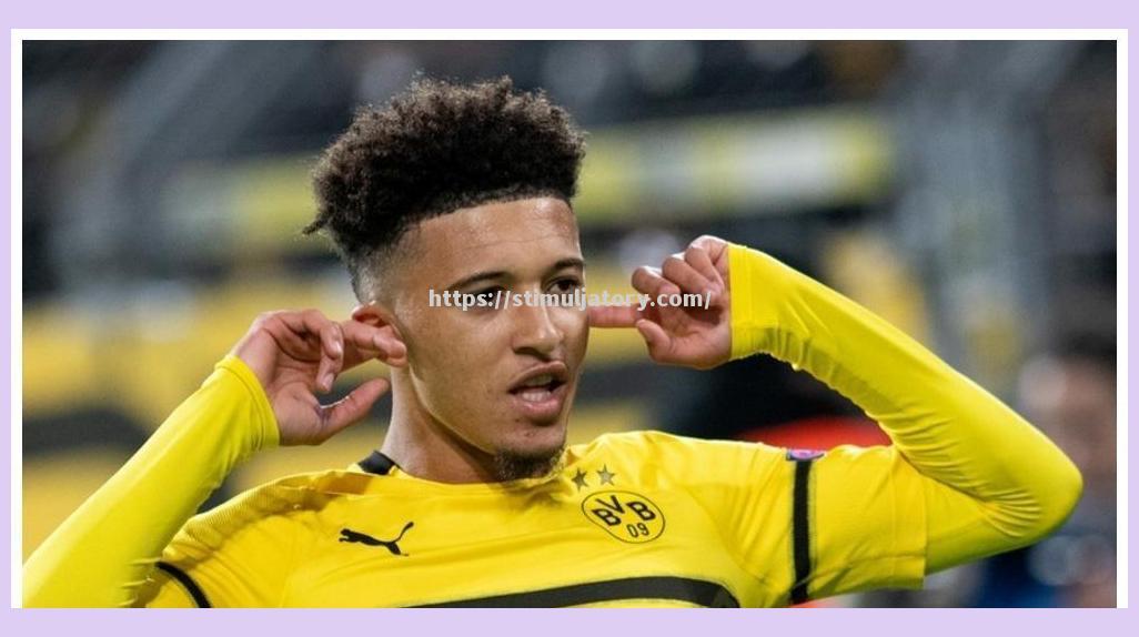 星空体育-曼联球员私生活曝光,引发队内纷争