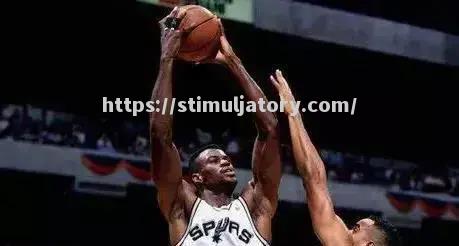 圣安东尼奥马刺队成功逆转比分,球队表现相当抢眼 圣安东尼奥马刺队成功逆转比分,球队表现相当抢眼