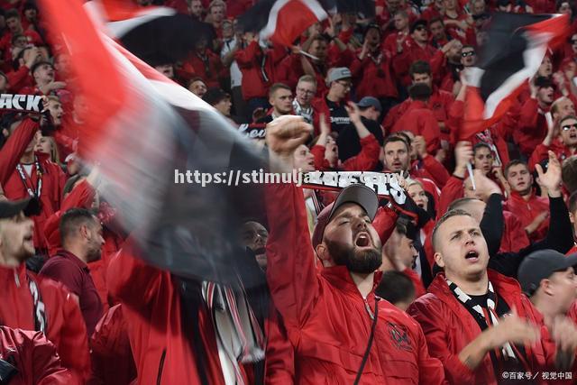 星空体育-曼联客场战平,争夺前四席位激烈