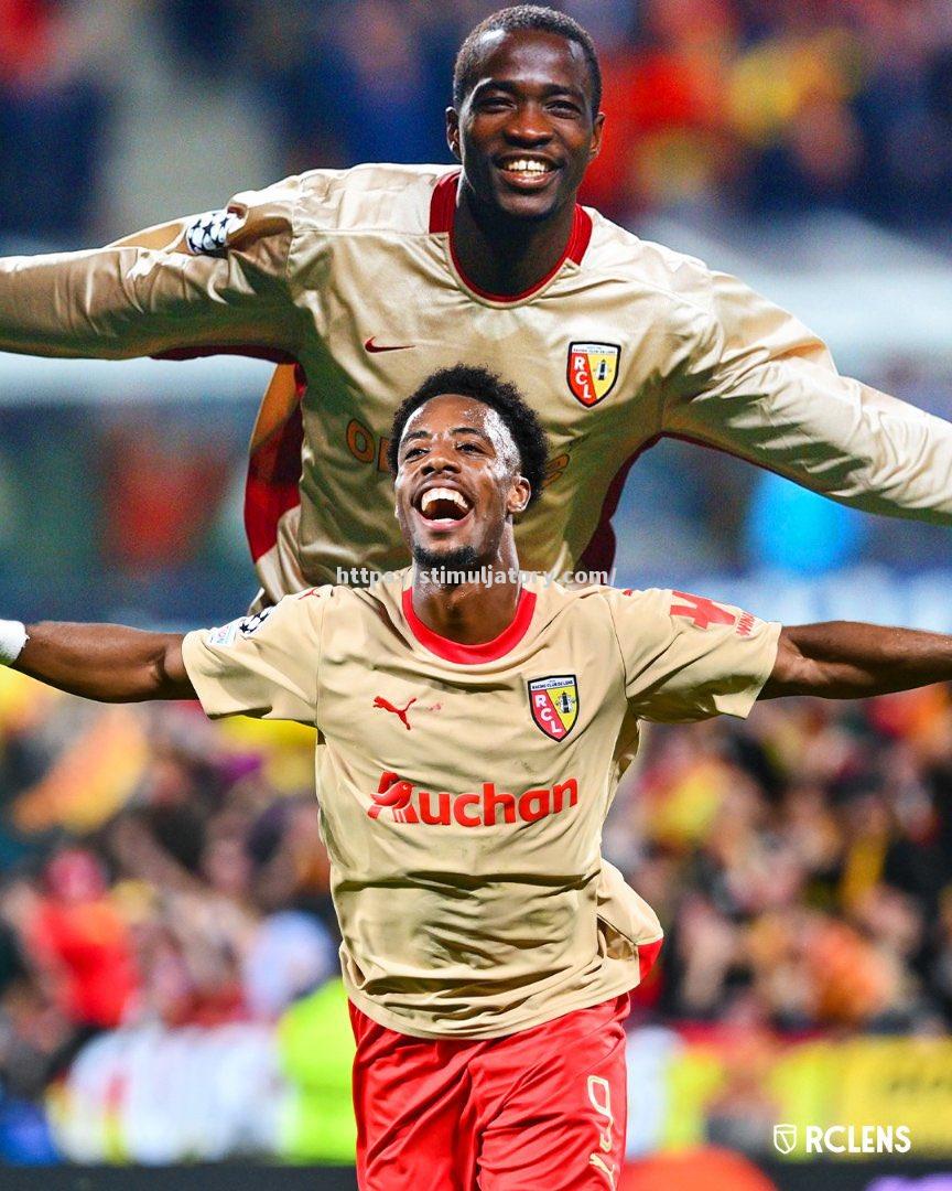 阿森纳新秀闪耀,全场球员皆为佼佼者 阿森纳新秀闪耀,全场球员皆为佼佼者