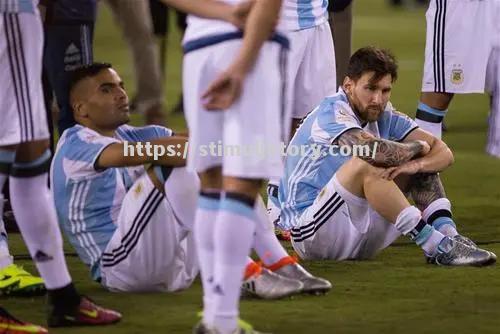 阿根廷选手在冰上曲棍球比赛中夺冠 阿根廷选手在冰上曲棍球比赛中夺冠