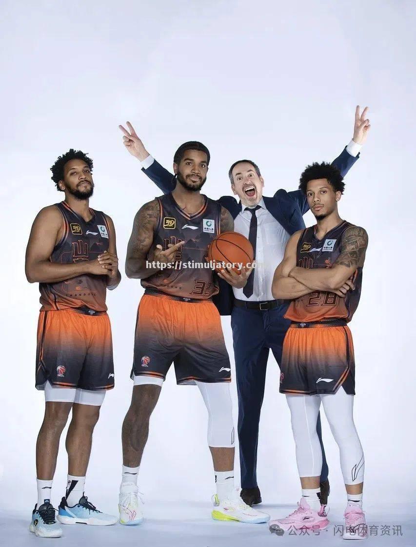 星空体育-帕尔马主场告捷,全队士气高昂备战下一轮