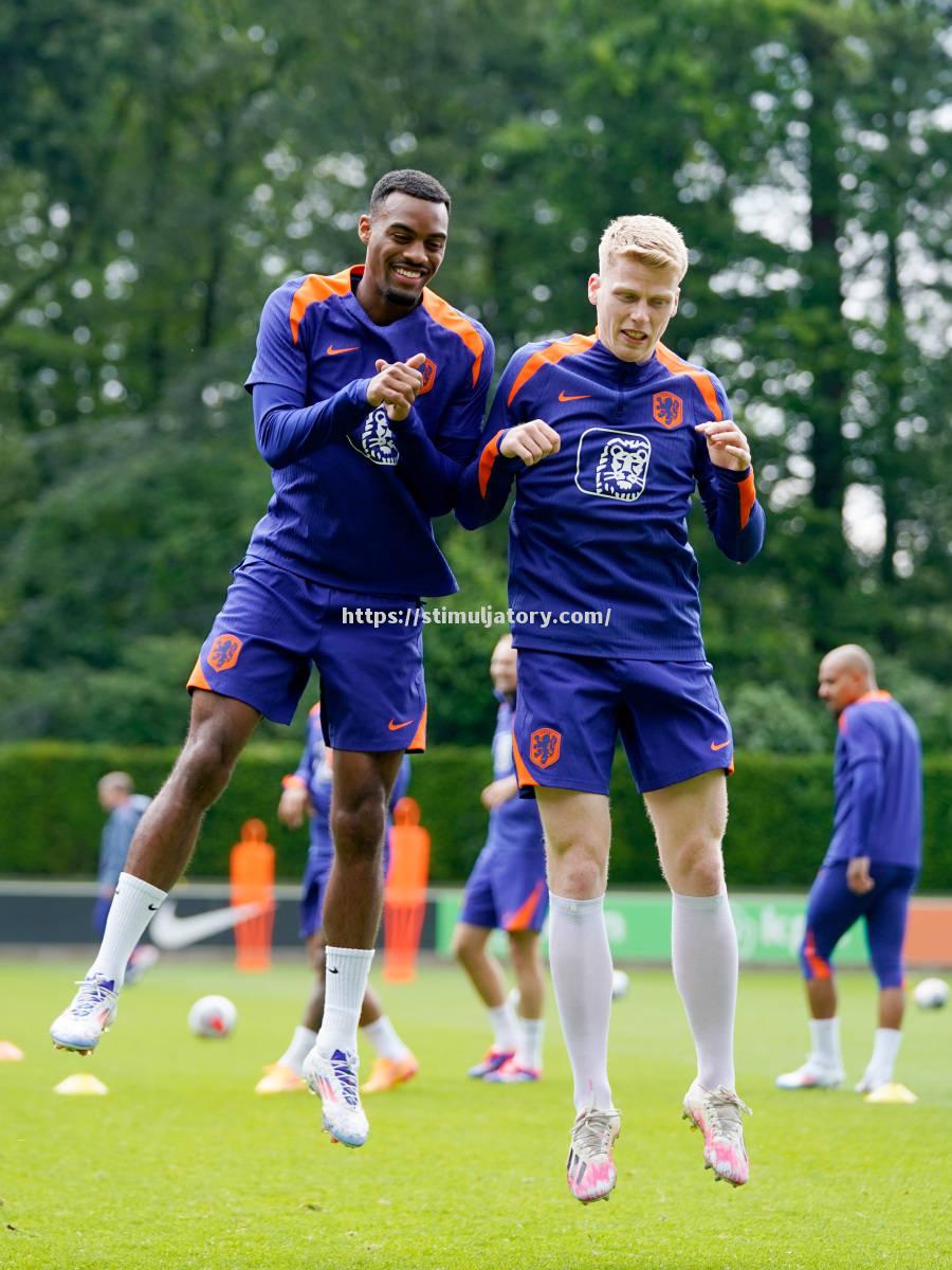 星空体育-波兰足球队成功进军欧锦赛半决赛,期待绝佳表现