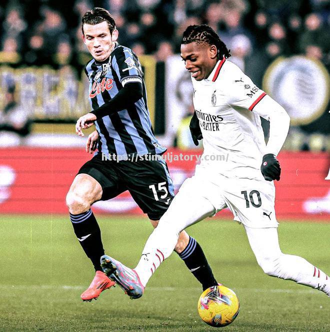 AC米兰球员斗志昂扬,连胜进行中 AC米兰球员斗志昂扬,连胜进行中