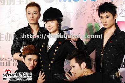 法克大战火爆进行,一球定胜负引发观众狂热 法克大战火爆进行,一球定胜负引发观众狂热