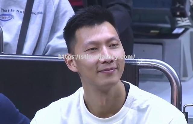 吉林队后卫在比赛中展现能力出众 吉林队后卫在比赛中展现能力出众