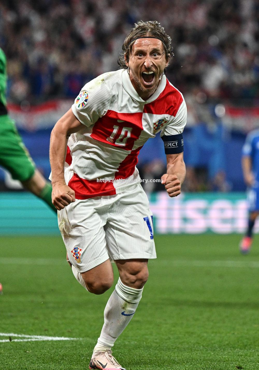 克罗地亚队在欧锦赛中与对手搏杀 克罗地亚队在欧锦赛中与对手搏杀