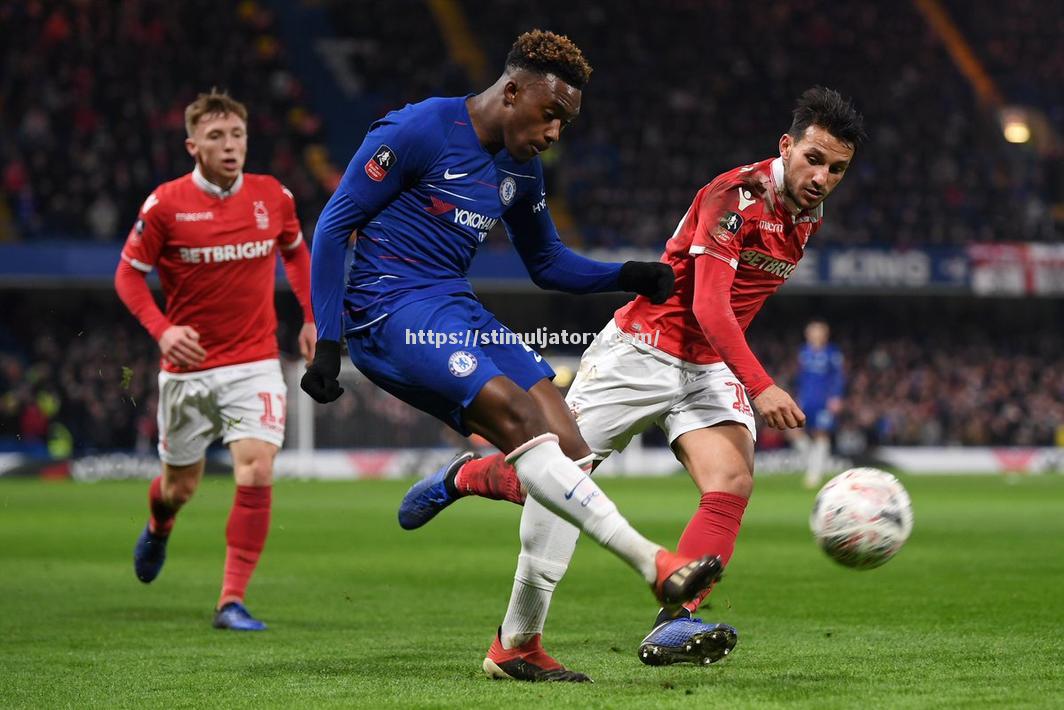 星空体育-切尔西中场精准传球,帮助球队逆转