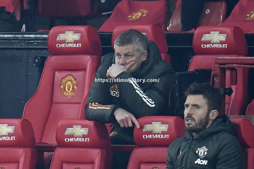 星空体育-曼联后腰表现低迷,球队困扰