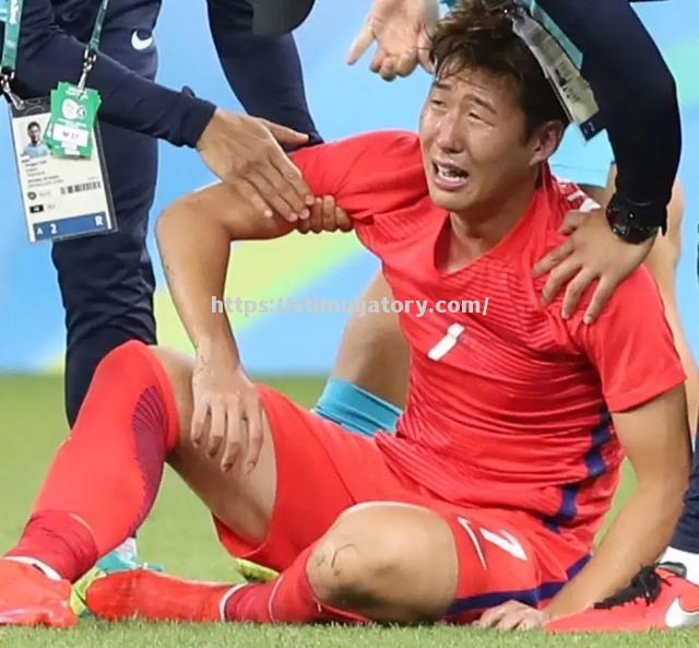 星空体育-足球盛事中的惊险瞬间让人心跳加速!