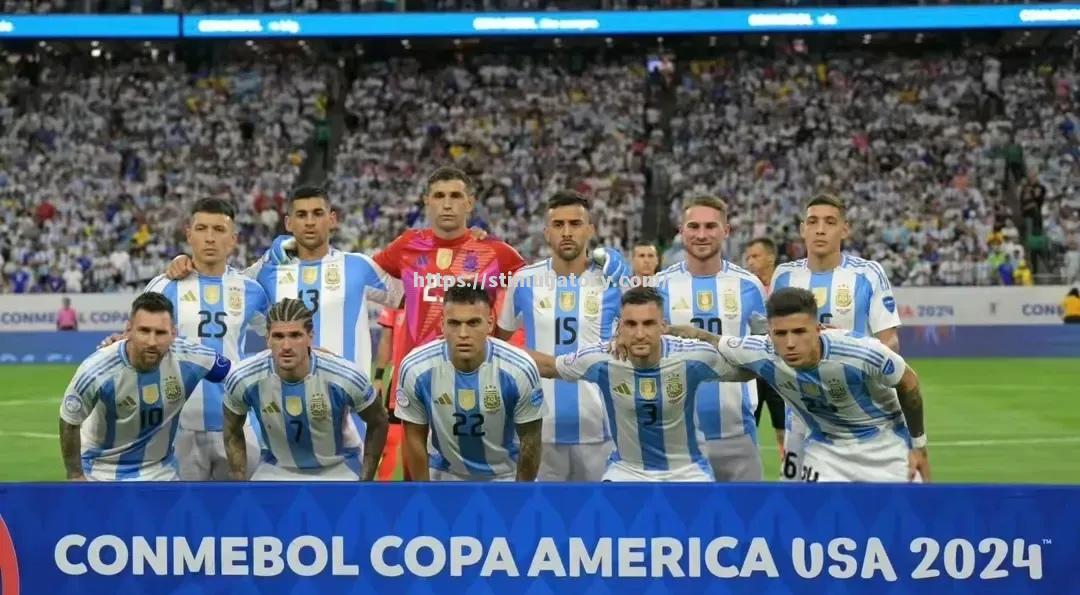 足球盛事中的惊险瞬间让人心跳加速! 足球盛事中的惊险瞬间让人心跳加速!