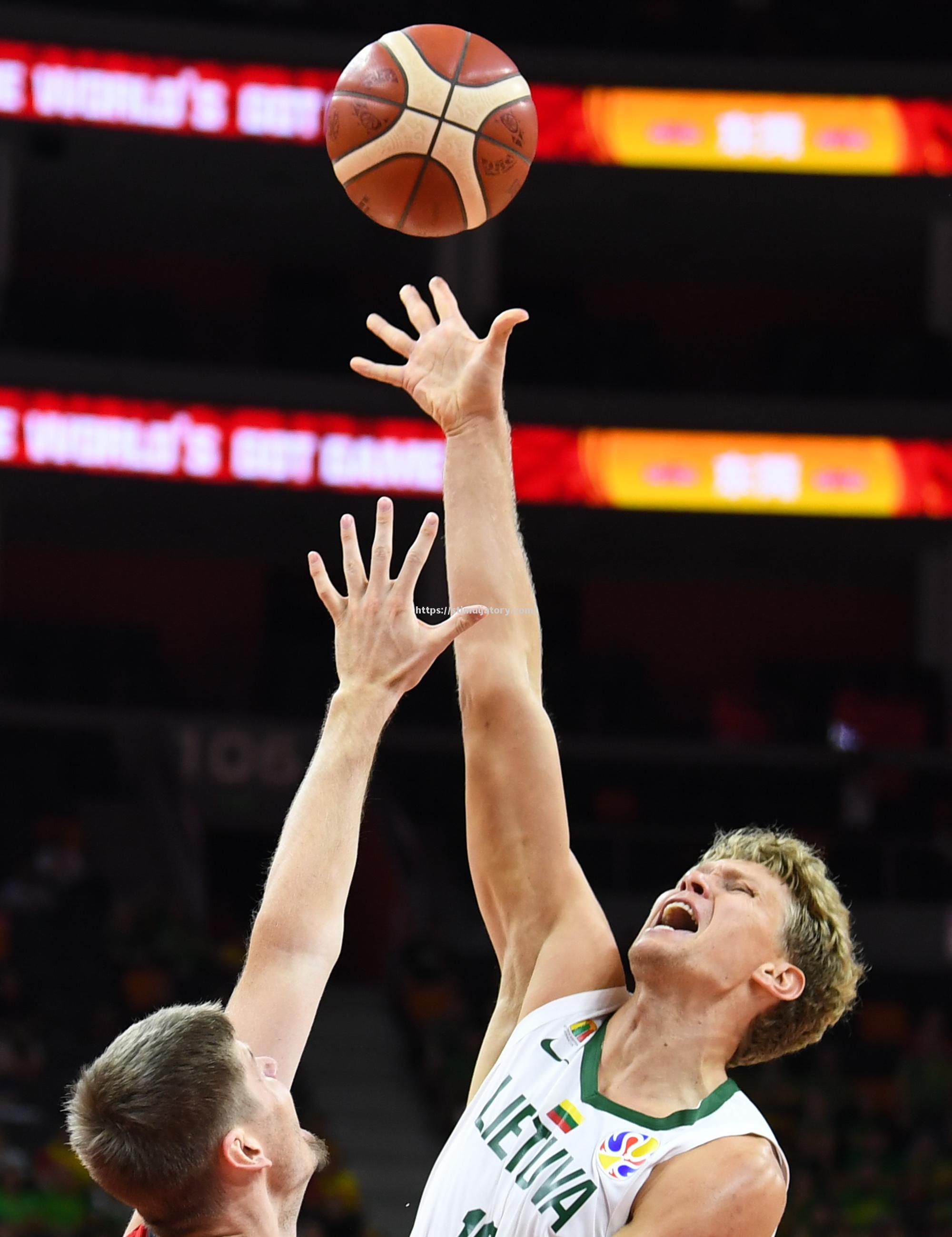 星空体育-加拿大代表队披荆斩棘，夺得头名