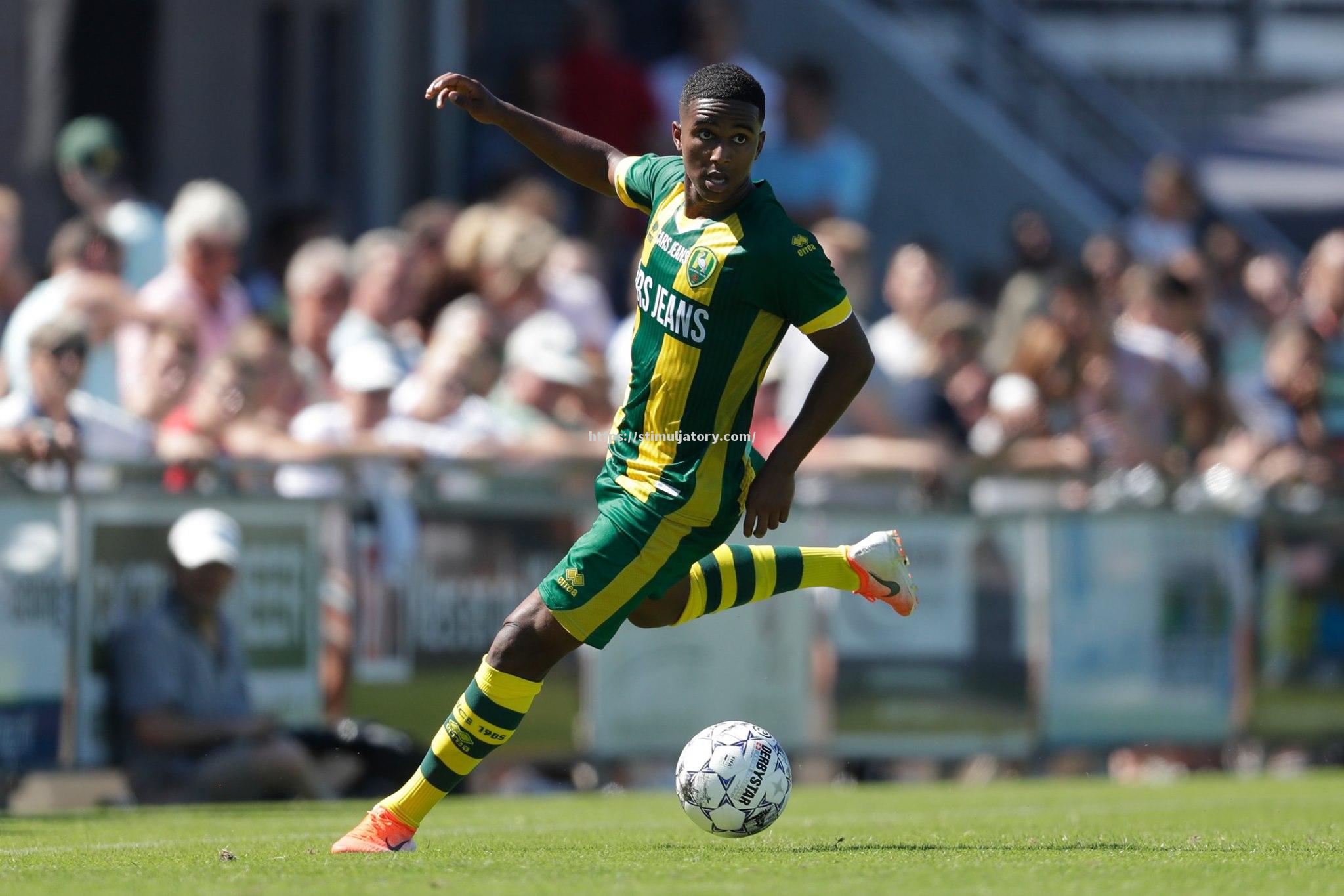 星空体育-埃因霍温后防实力强化,备战下一轮比赛