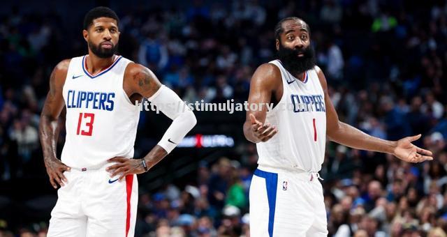 快船队大胜对手,展现出强大团队实力 快船队大胜对手,展现出强大团队实力