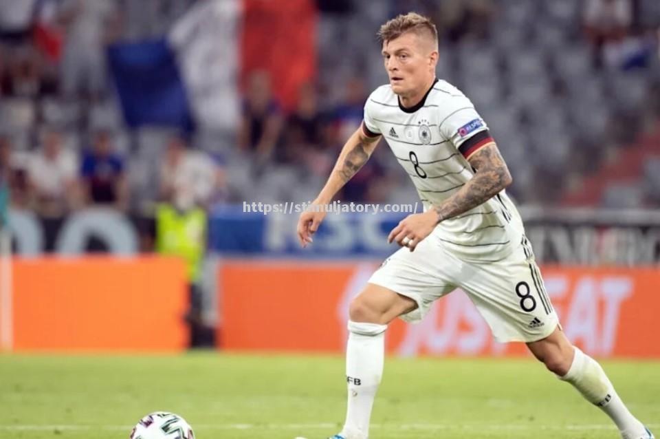 欧洲国家队将在赛场上展开搏斗,实力对比引人关注 欧洲国家队将在赛场上展开搏斗,实力对比引人关注