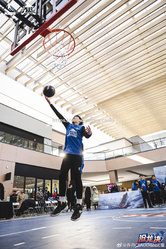 乔丹篮球训练营开营，吸引众多学员