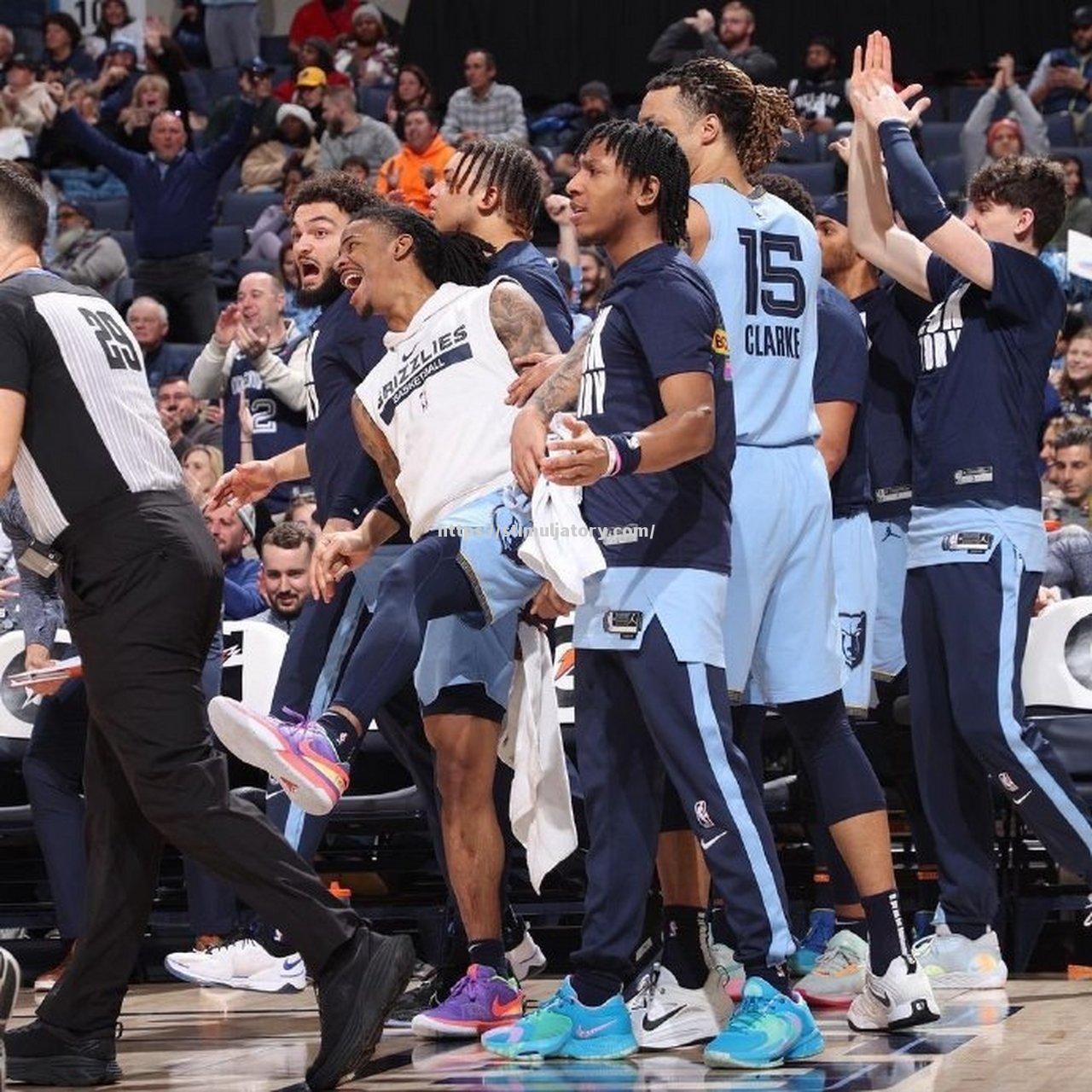 星空体育-灰熊队在客场与开拓者队的激战中失利,遗憾告终