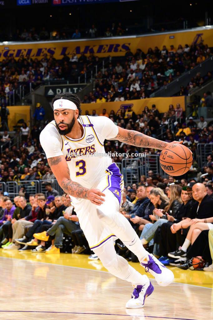 星空体育-湖人关键时刻发挥,主场逆转开拓者