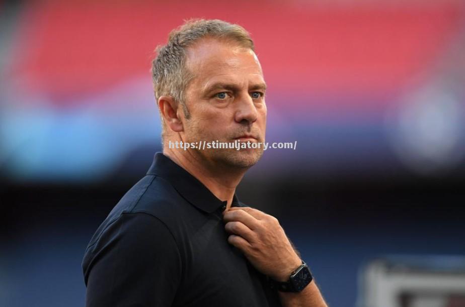 星空体育-快速反击抢截球权,前锋冷静射门得手