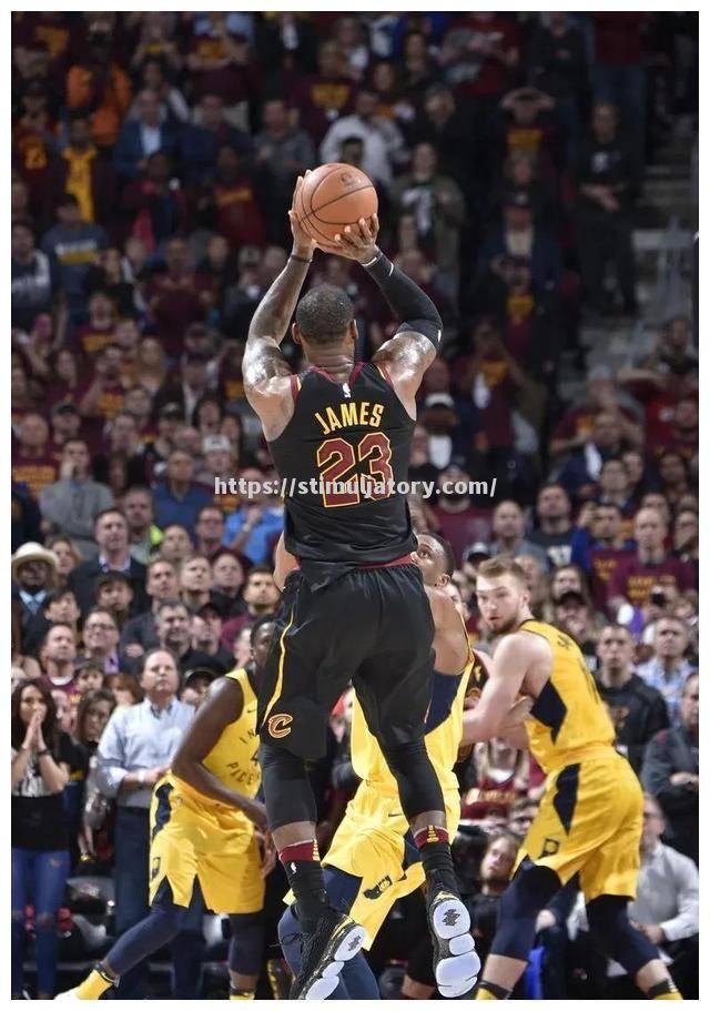 星空体育-联赛关键战,球员表现出色压哨绝杀