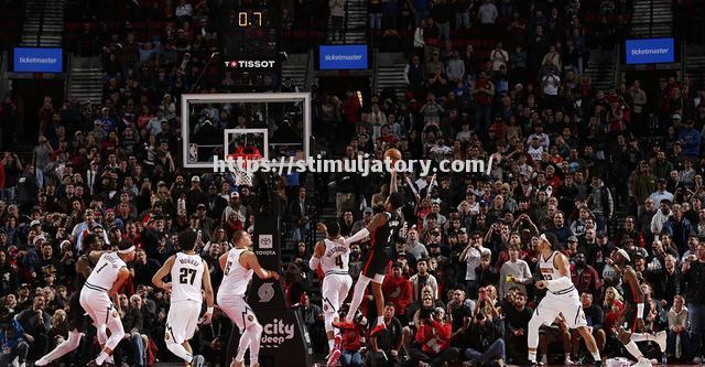 联赛关键战，球员表现出色压哨绝杀