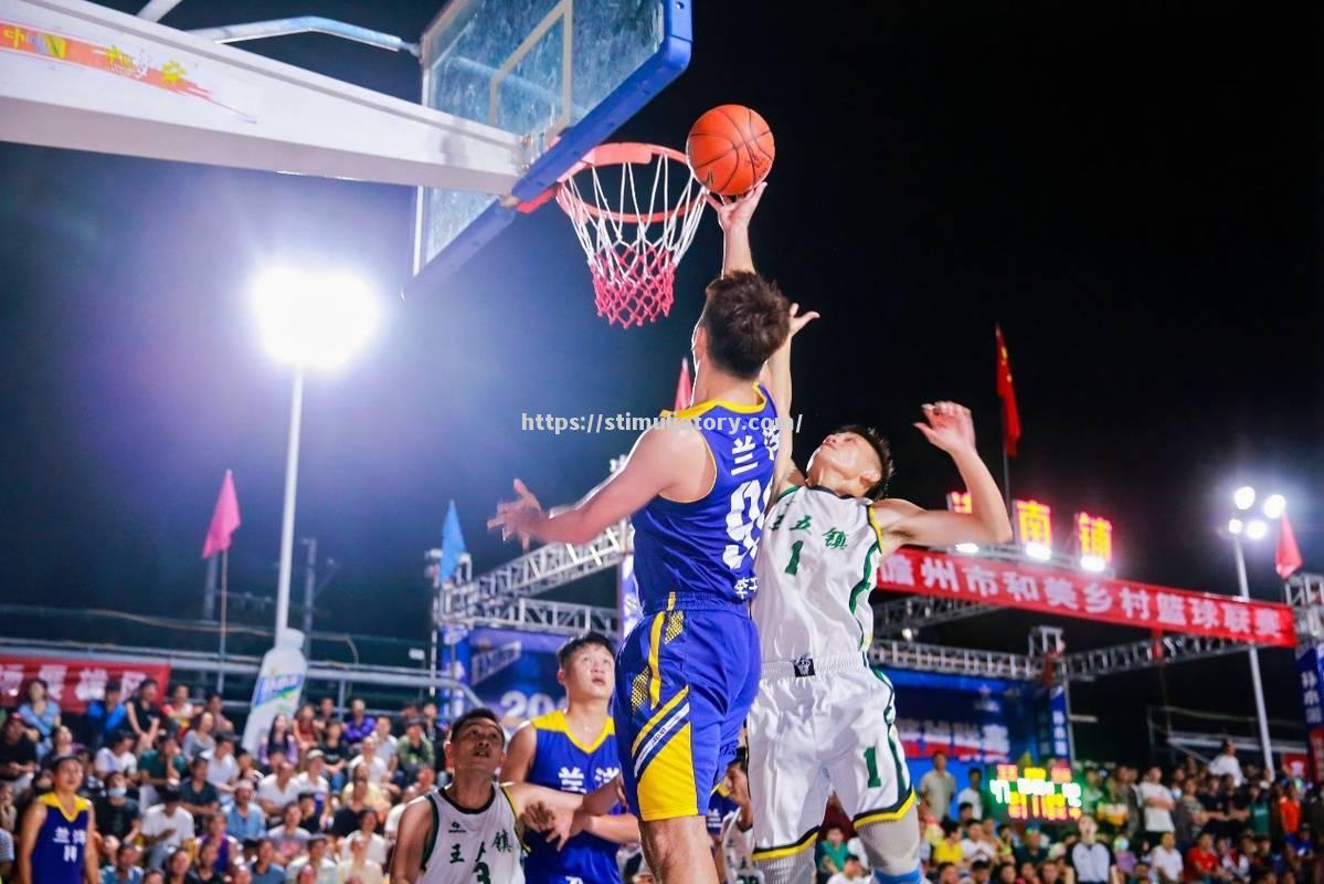 球员在比赛中展现高超技艺,带领球队获胜 球员在比赛中展现高超技艺,带领球队获胜