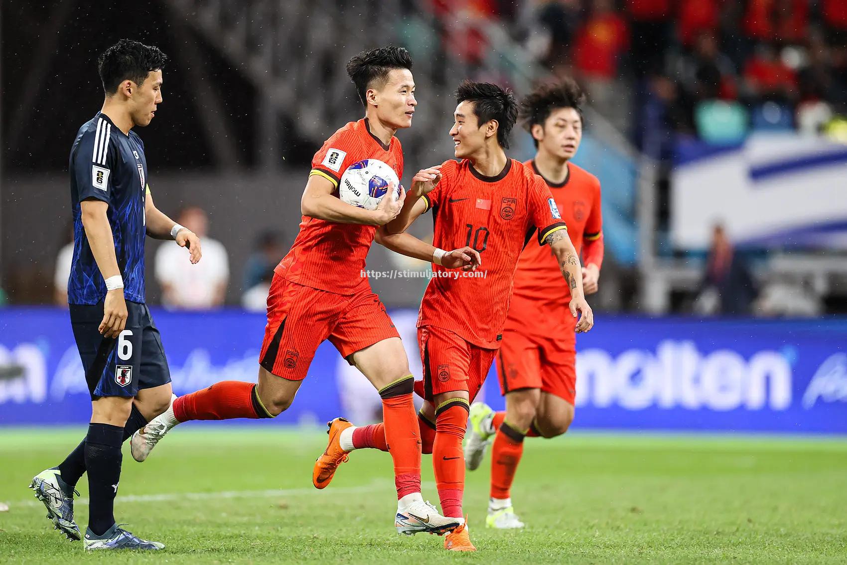 星空体育-国内足球赛事再度热烈展开，场面激烈