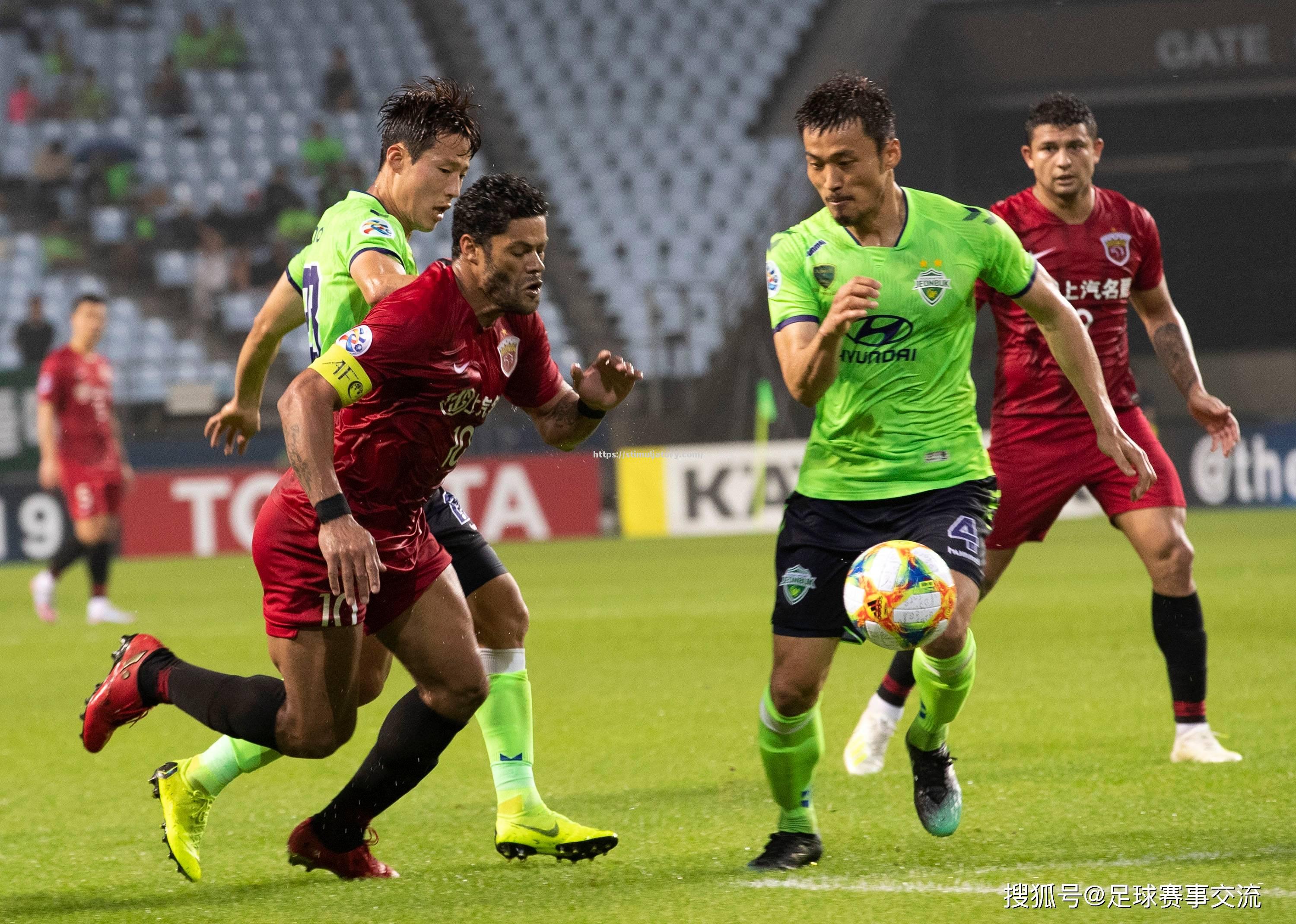 足球强弱对决,纷争不断的激情较量 足球强弱对决,纷争不断的激情较量