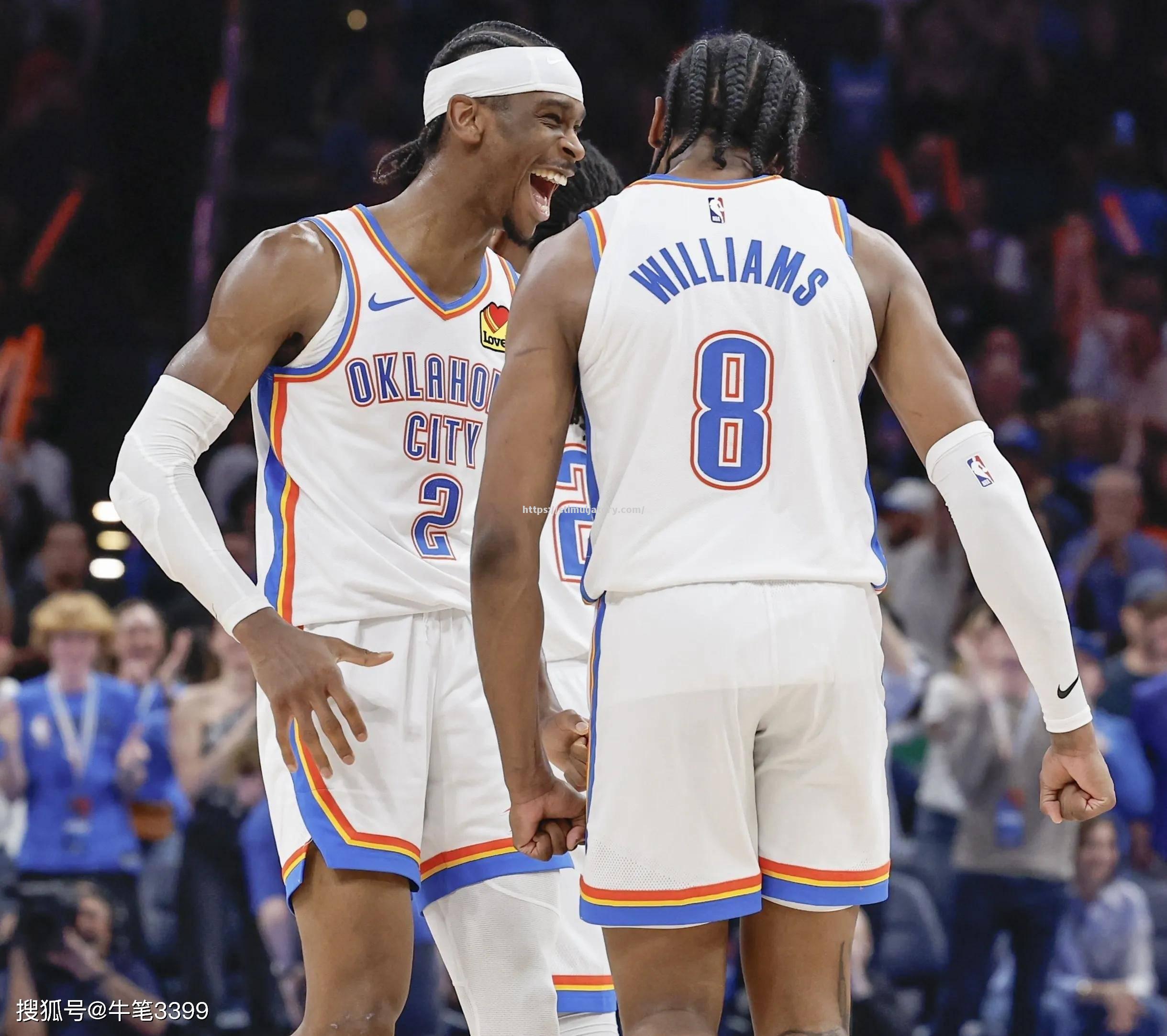 球队气氛融洽,队员之间默契配合愈发默契 球队气氛融洽,队员之间默契配合愈发默契