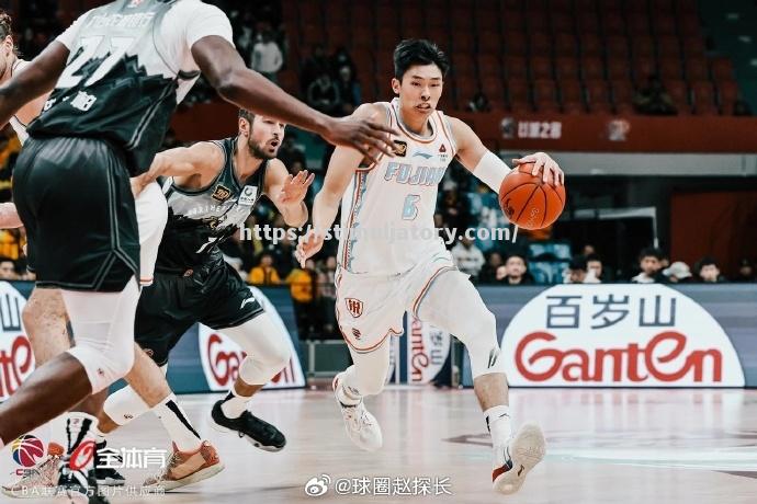 福建队逆袭登顶，发挥出色稳居不败之地