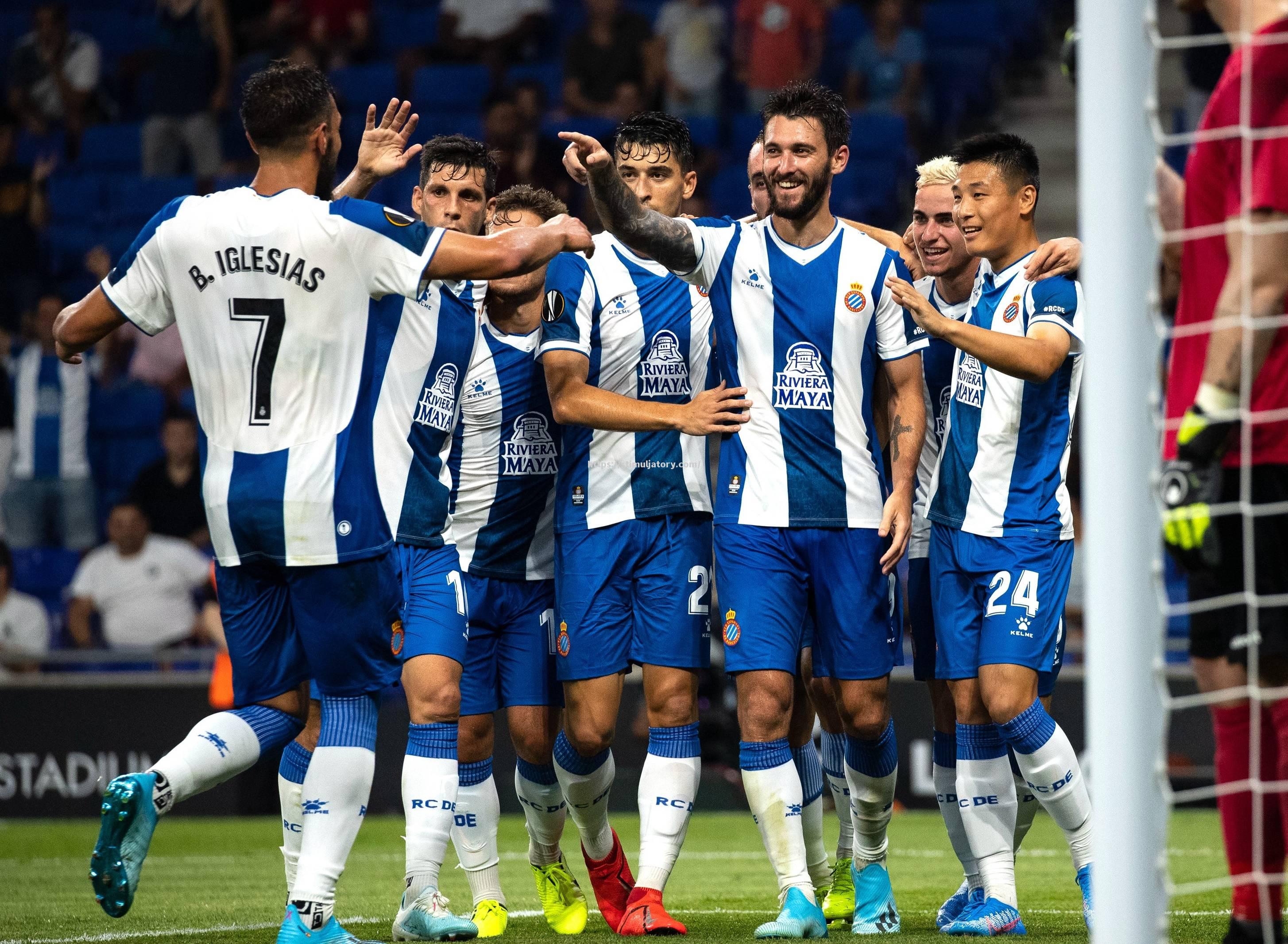 星空体育-沙尔克青年队取得胜利,继续稳坐次席